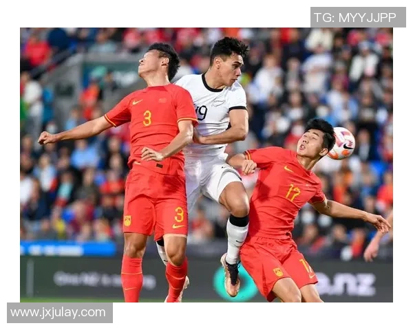 赛后复盘:深圳足球队与上海足球队的团队协作分析与精彩瞬间回顾 赛后复盘:深圳足球队与上海足球队的团队协作分析与精彩瞬间回顾