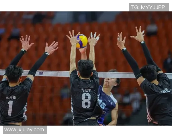 重庆排球队在洲际杯积分榜上以79分稳居第一名展现强大实力