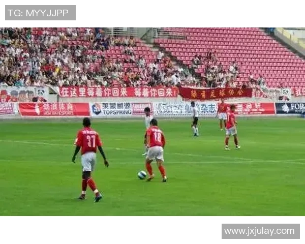 成都足球队战术实力强劲荣登全国足球战术排行榜第二名 成都足球队战术实力强劲荣登全国足球战术排行榜第二名